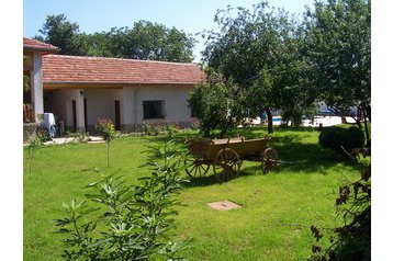 Bulgaaria Chata Veliki Preslav, Eksterjöör